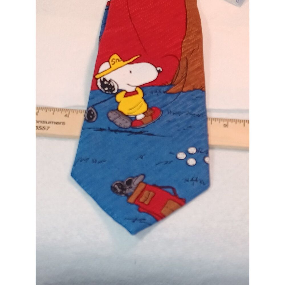 NWT Vintage Snoopy Golf Tie Perfect condition shows Snoopy hitting golf ball up